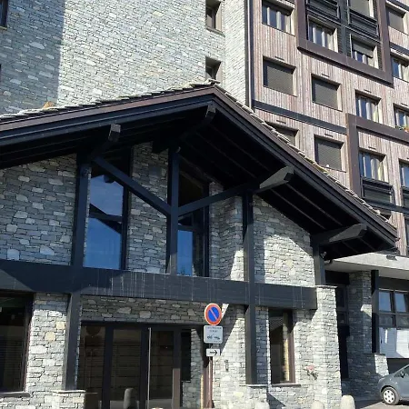 T2 Avec Acces Piste, Parking Et Wifi - Fr-1-514-22 * Courchevel
